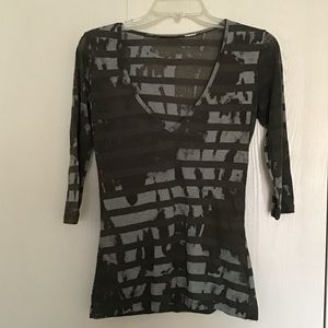 V-Neck 3/4 Sleeve Top
